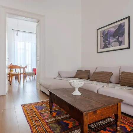 San Lazzaro Centro * Lecce